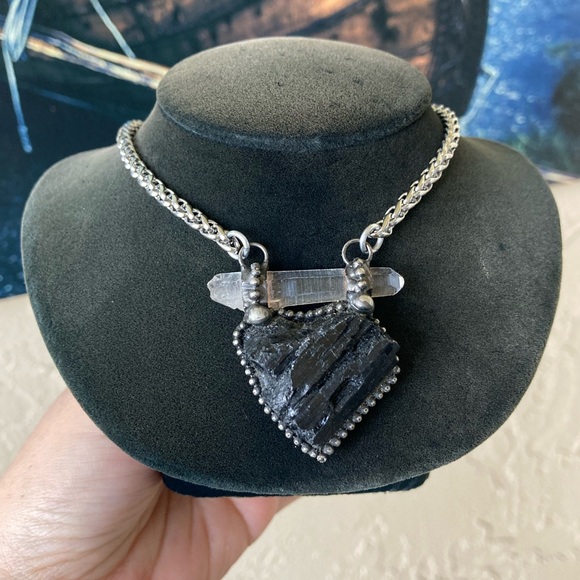 Natural heart shape black tourmaline & crystal quartz charm boho goth necklace - Picture 9 of 13
